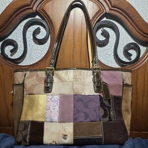 COACH PURPLE HOLIDAY MULTI SIG PATCHWORK GALLERY TOTE BAG PURSE SATCHEL